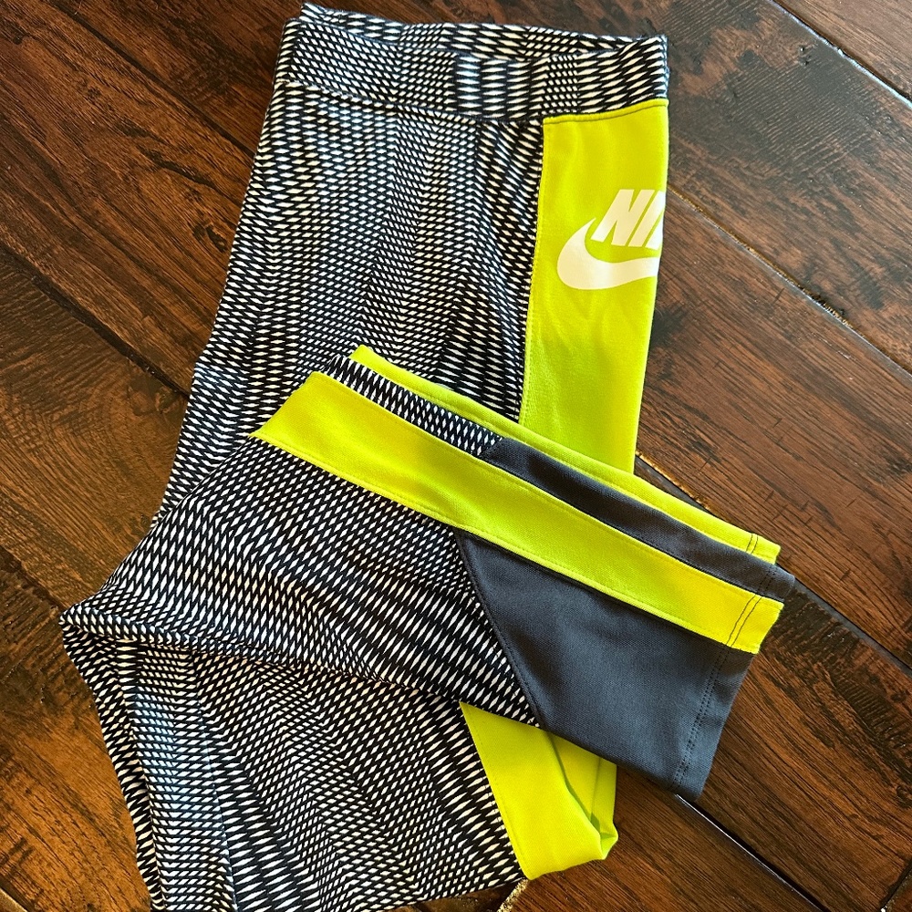 Nike Patterned Leggings